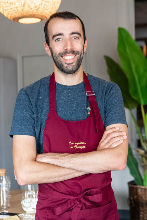 Clément Bouakkaz, portrait par Cindy Baridas au cours d'une partie de Wine Gaming