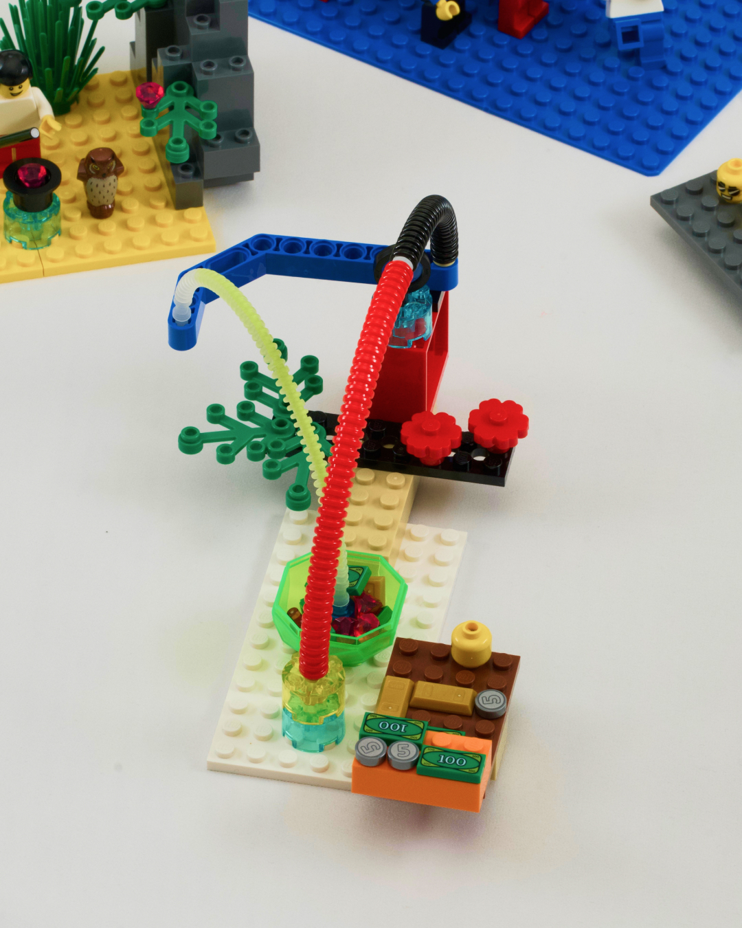 Résultats d'un atelier LEGOⓇ SERIOUS PLAYⓇ à Bourges sur la définition d'un modèle économique ou business model. Comment être rentable et générer du chiffre d'affaires ainsi que des profits.